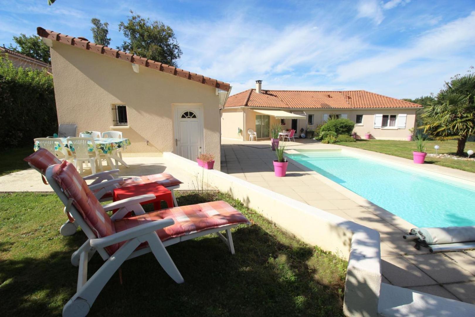 Bed and Breakfast Les Carpes A Limoges Exterior foto